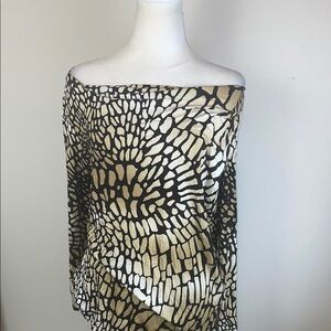 EST retail $395 St. John Tan and Black Blouse